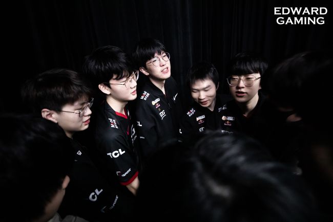 率先丢球后 率先丢球后